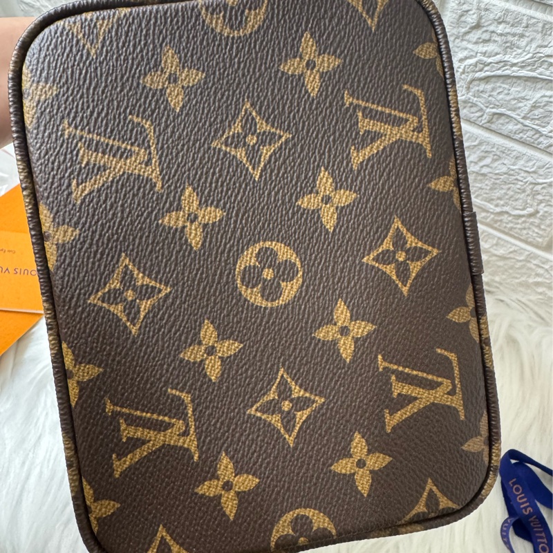 Lv M12925新款水桶-10