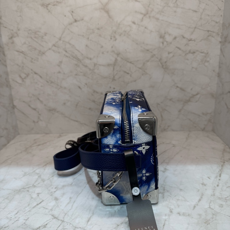 L藍白渲染MINI SOFT TRUNK盒子包/精片-3