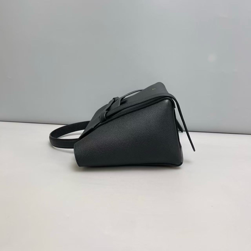 Celine賽琳 micro牛皮荔枝紋鯰魚包 小號 黑色-3