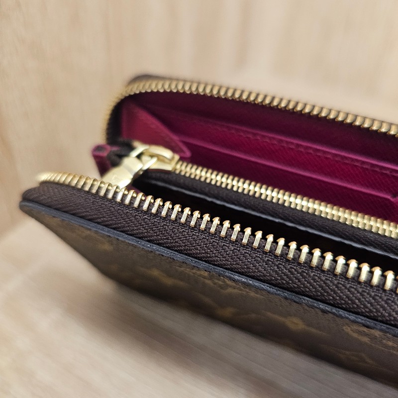 [ LV人氣長夾☺️ ] LV老花Clemence金釦紫紅拉鏈長夾-16