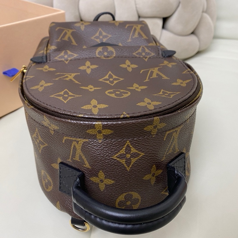 LV  palm spring  經典老花mini雙肩小書包  後背包-6