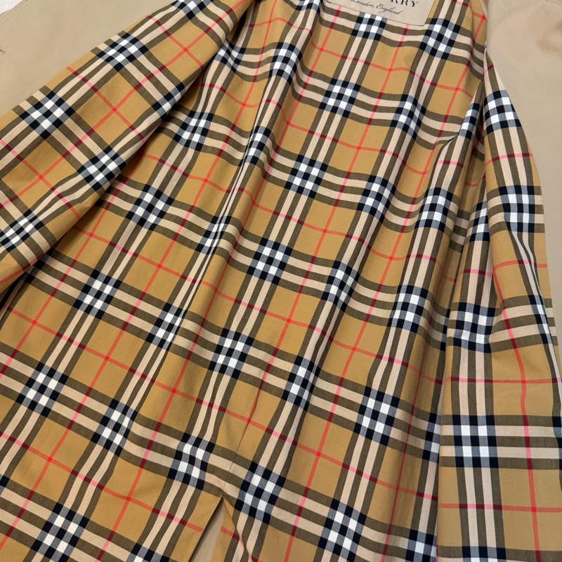 BURBEERY英國蜜色卡姆登風衣16-11