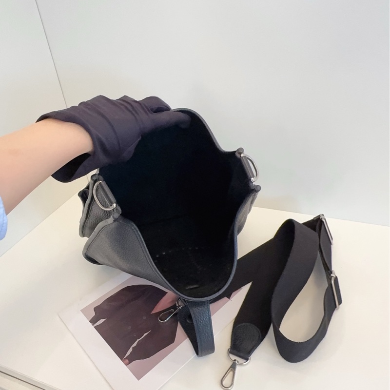 【98新🆕】Hermes Evelyne 29黑銀依芙琳 鬆弛黑馬 單肩斜挎包-6