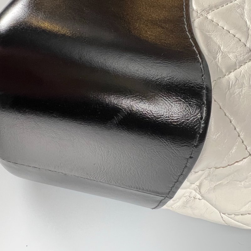 CHANEL 流浪包白中號 A93824/28開-5