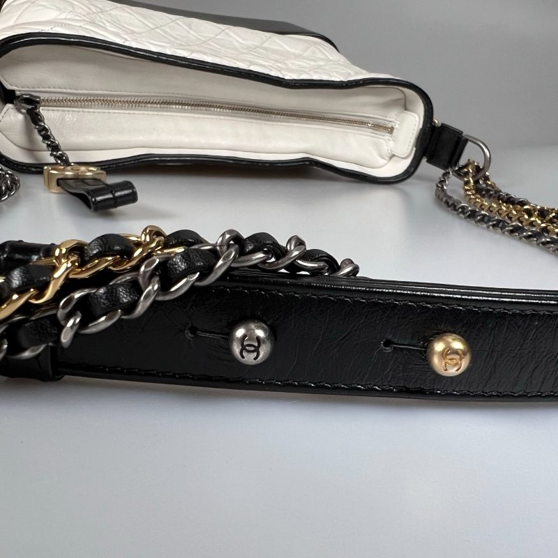 CHANEL 流浪包白中號 A93824/28開-8