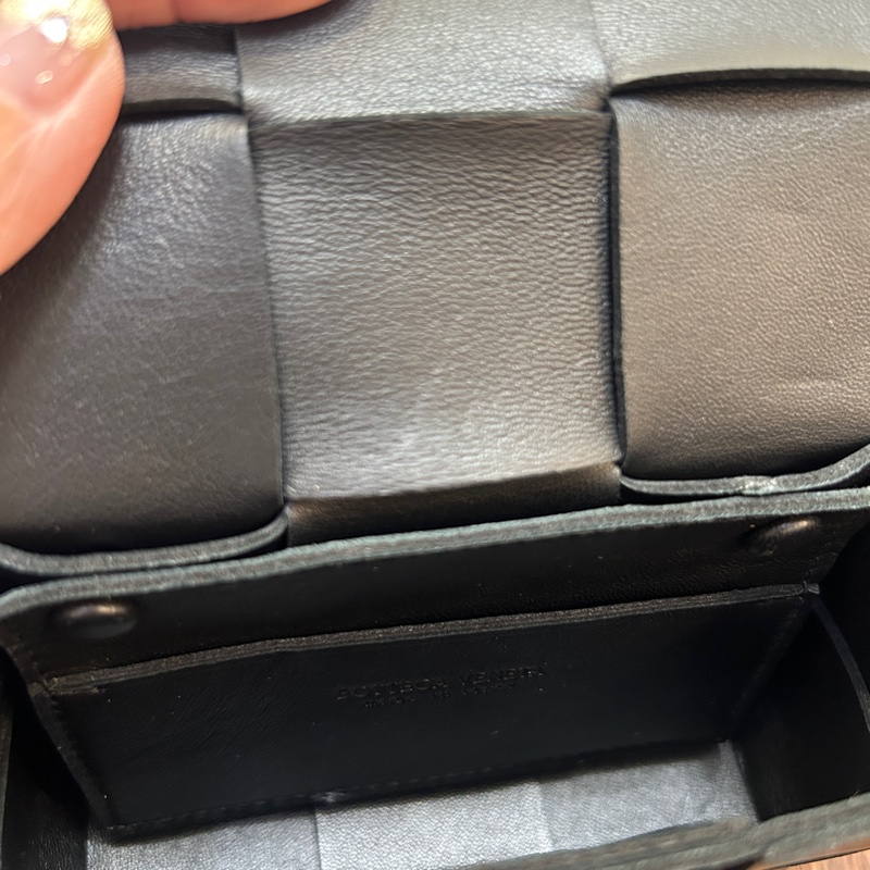 Bv 黑羊皮大編織mini下蓋斜背包-10