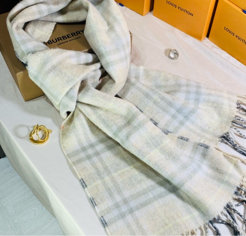 ‼️全台最甜 全新盒裝2024 超級保暖 新款Burberry 巴寶莉雙面色經典格紋羊毛圍巾-2