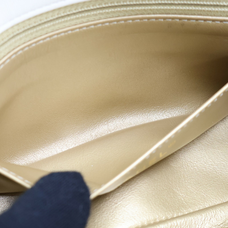 白色羊皮 Mini Matelasse 20 肩背包 AS1787【CHANEL 香奈兒】 AS1787-5