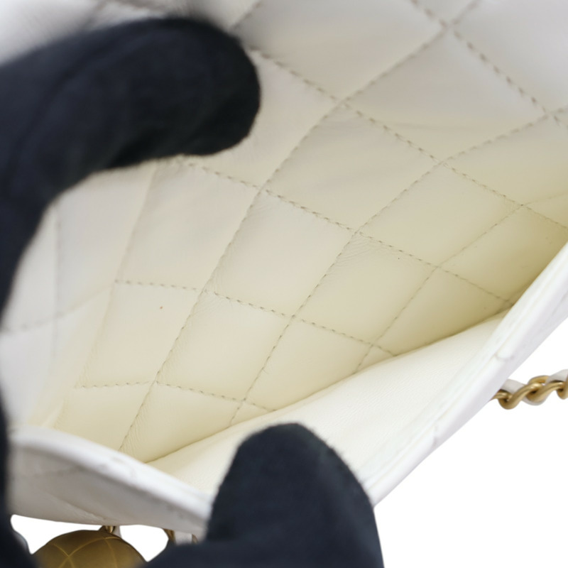 白色羊皮 Mini Matelasse 20 肩背包 AS1787【CHANEL 香奈兒】 AS1787-7