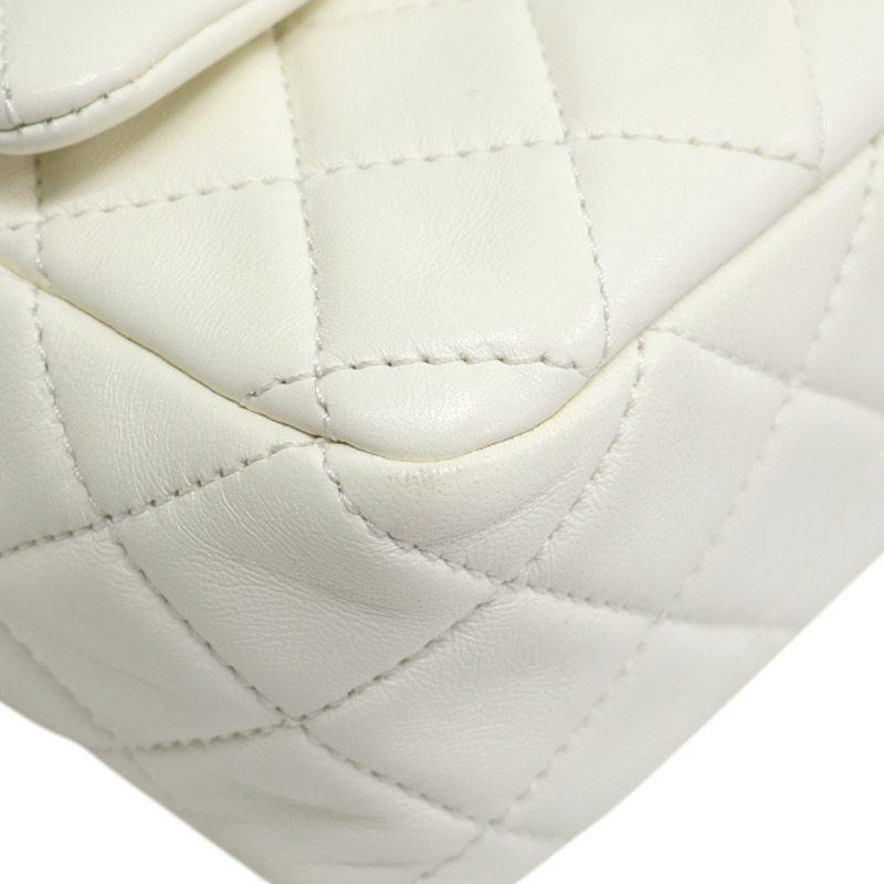 白色羊皮 Mini Matelasse 20 肩背包 AS1787【CHANEL 香奈兒】 AS1787-12