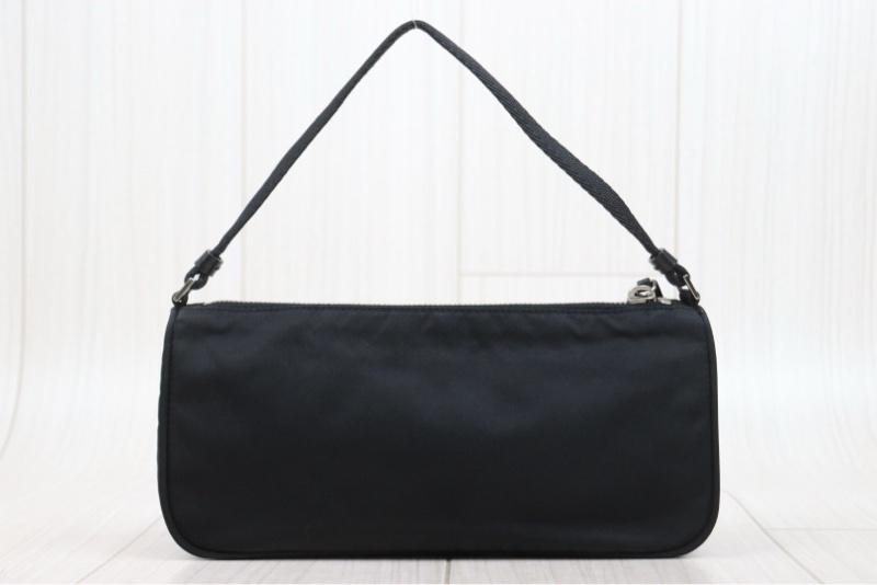 Prada hobo 腋下包 (新款有拉鏈內袋）-2