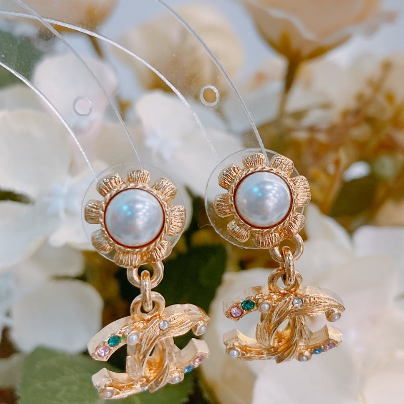 MS0400 Chanel 香奈兒 花花 珍珠 彩石 耳環 金色 CC Earrings Flowers And Pearl Gold x Crystals-7