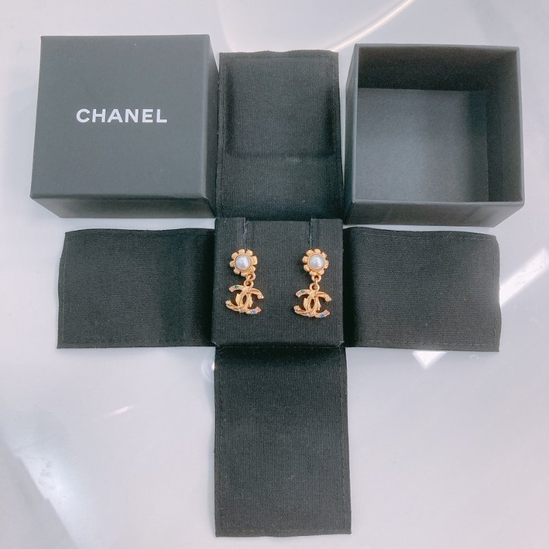 MS0400 Chanel 香奈兒 花花 珍珠 彩石 耳環 金色 CC Earrings Flowers And Pearl Gold x Crystals-12
