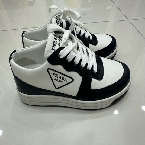 99新 普拉達/Prada  37碼