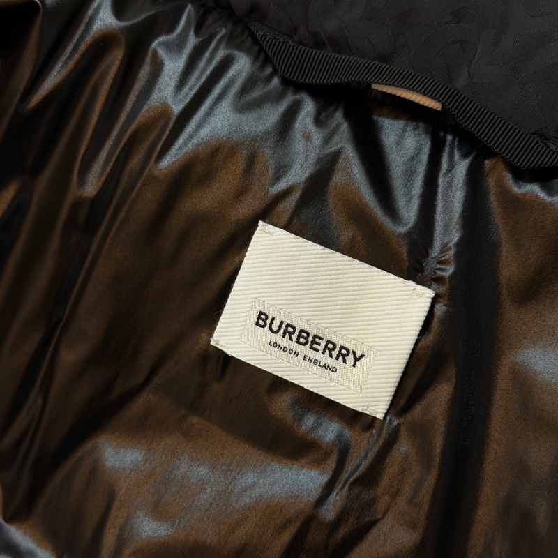 BURBERRY英國黑色TB連帽鵝絨大衣S-15