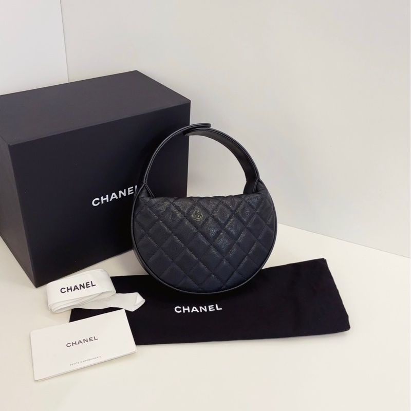 【閒置大全套🆕】Chanel24s新款🎀黑金蝴蝶結呼啦圈Hobo 手提包-1