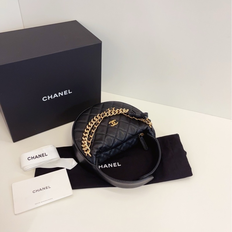 【閒置大全套🆕】Chanel24s新款🎀黑金蝴蝶結呼啦圈Hobo 手提包-4