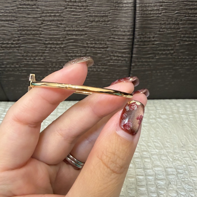 Tiffany & Co. 750玫瑰金T Wire手環-3