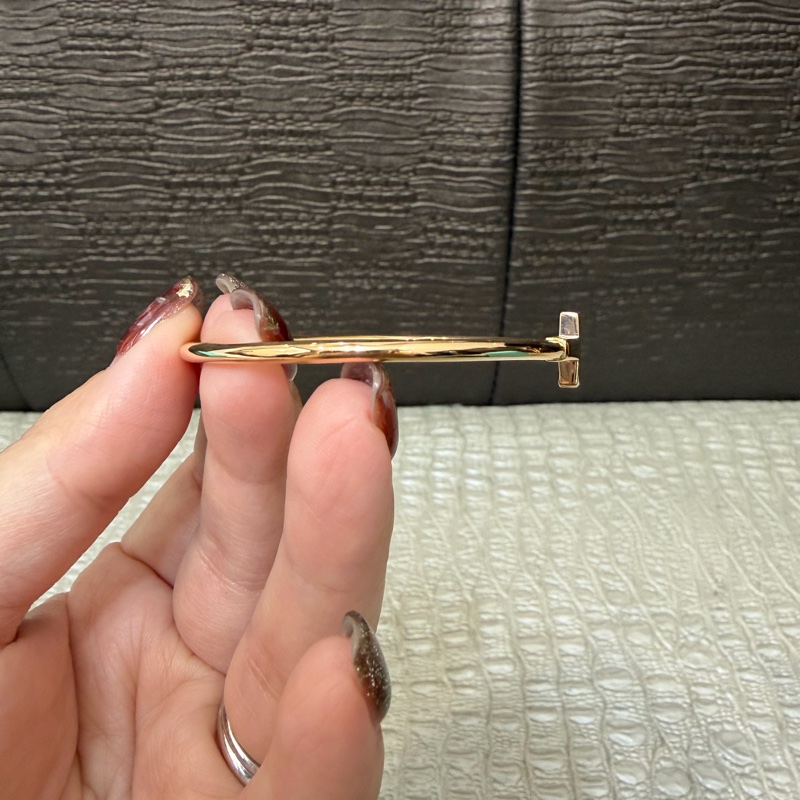 Tiffany & Co. 750玫瑰金T Wire手環-4