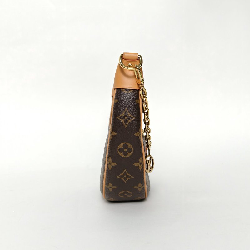 LOUIS VUITTON Loop豌豆包老花PVC金扣晶片肩背包-1