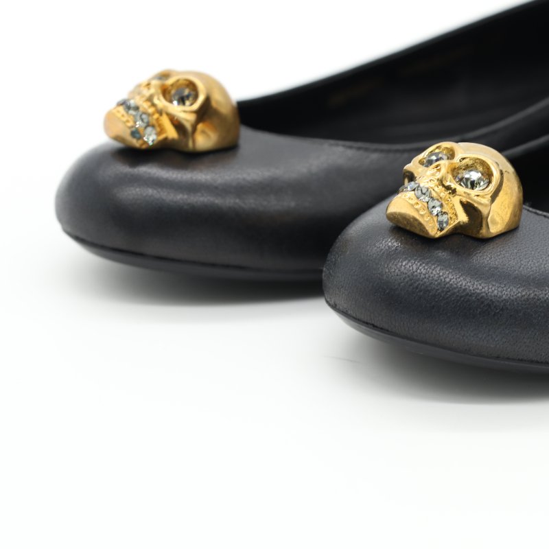 Alexander McQueen 麥昆 經典 黑色 皮革 金色水晶骷髏裝飾 平底鞋-12