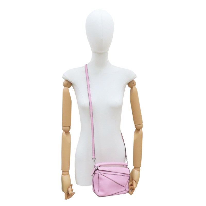 粉色 牛皮 Puzzle Mini 肩背包【LOEWE 羅威】 322.30.U95-7