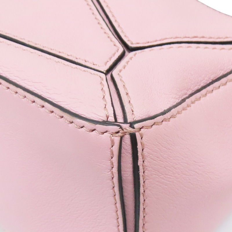 粉色 牛皮 Puzzle Mini 肩背包【LOEWE 羅威】 322.30.U95-9