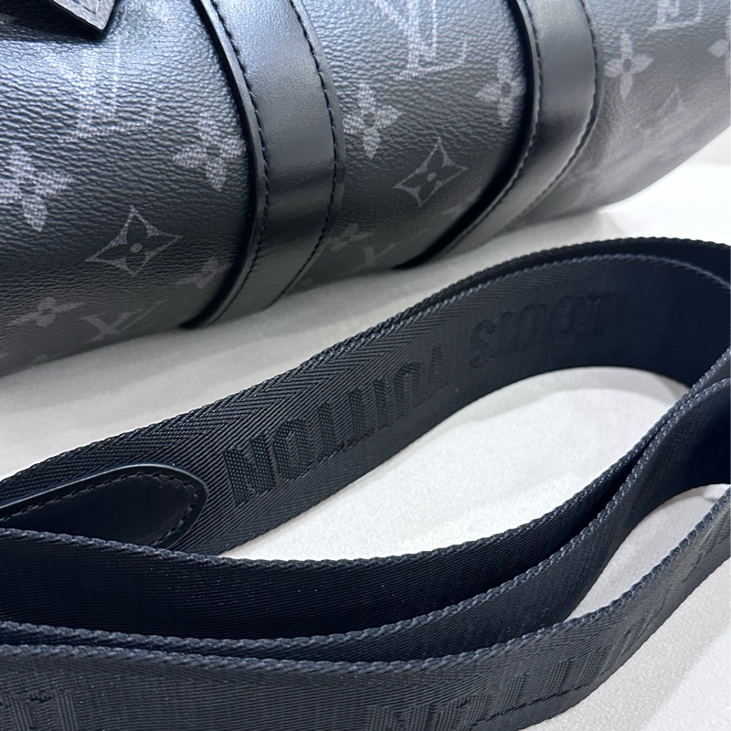 LV LOUIS VUITTON keepall 25 金屬件黑武士老花 單肩斜挎手提包 男款 黑色拼灰色-6