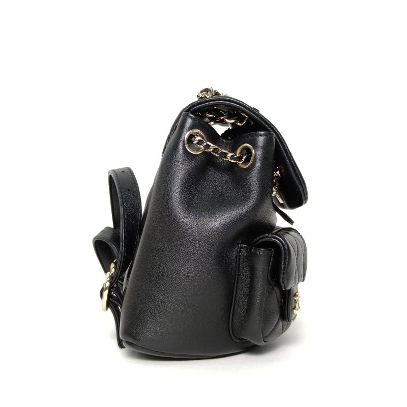 CHANEL 23ADuma抽繩口蓋雙肩包雙口袋小號18黑色牛皮晶片開淺金扣肩背包-1