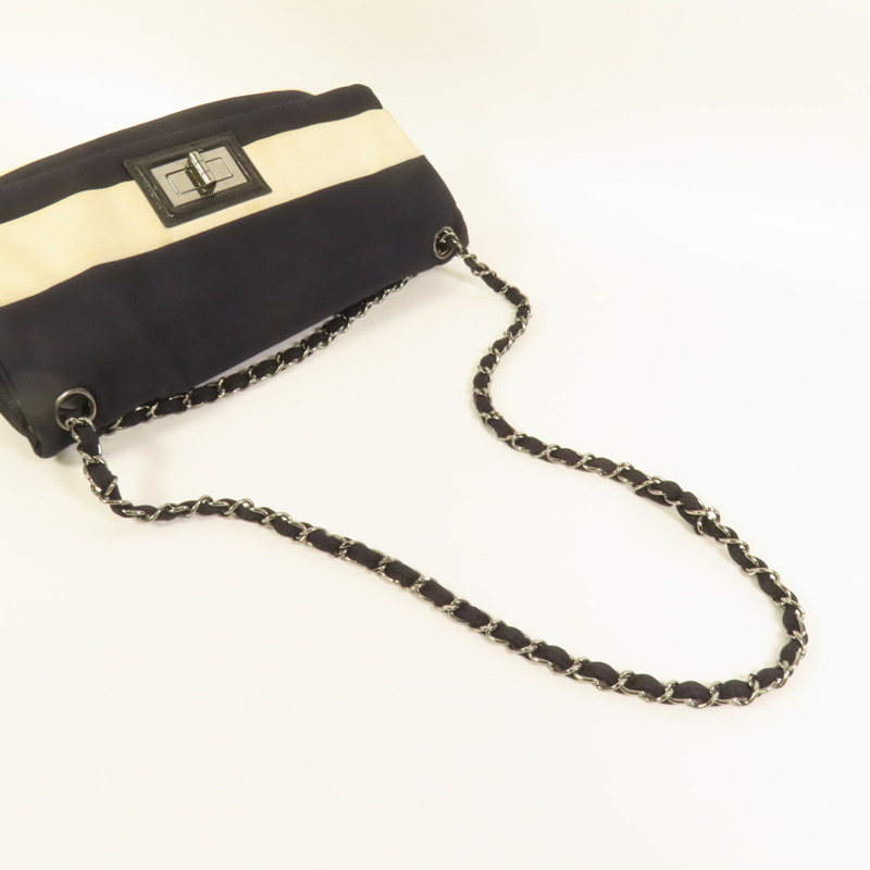 CHANEL 帆布Chain Shoulder銀扣鏈帶肩背袋-4