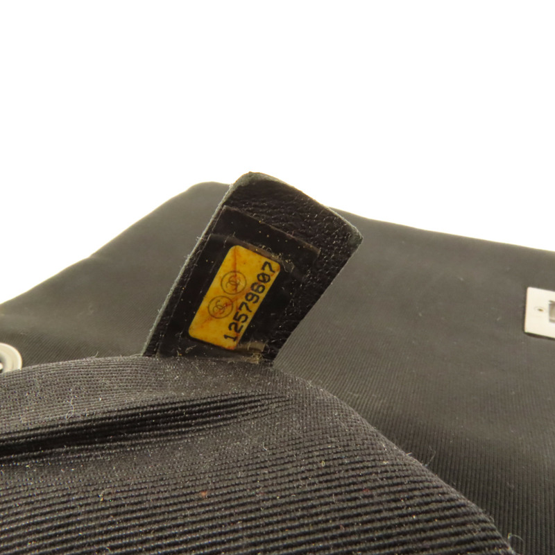 CHANEL 帆布Chain Shoulder銀扣鏈帶肩背袋-8