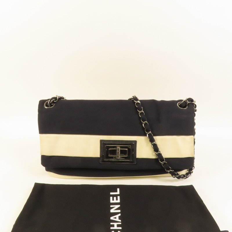 CHANEL 帆布Chain Shoulder銀扣鏈帶肩背袋-9