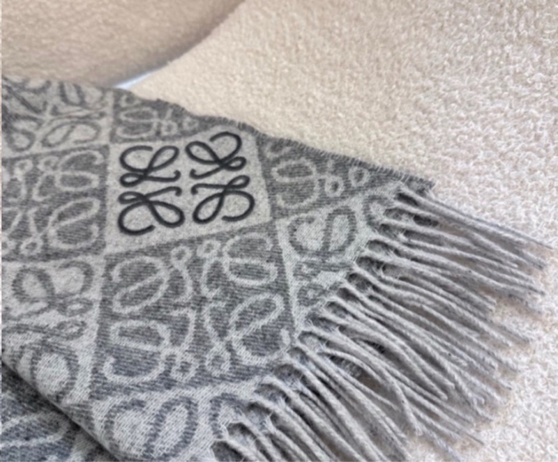 全❤️ LOEWE Anagram scarf羅意威羊絨羊毛刺繡 圍巾 女款 淺灰色-3