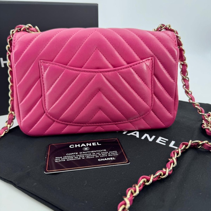 Chanel 2015-2016 Calfskin Chevron Shoulder Flap Bag with Gold hardware-5