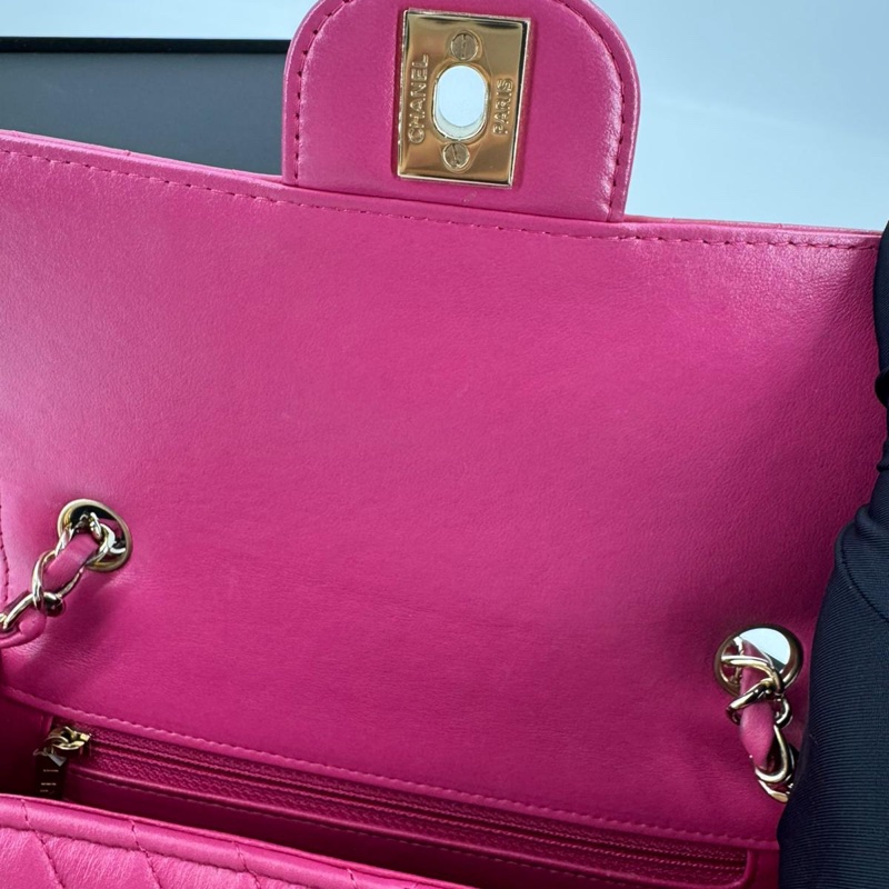 Chanel 2015-2016 Calfskin Chevron Shoulder Flap Bag with Gold hardware-7