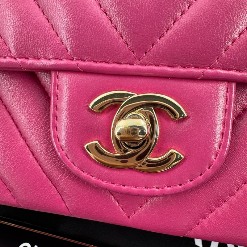 Chanel 2015-2016 Calfskin Chevron Shoulder Flap Bag with Gold hardware-8