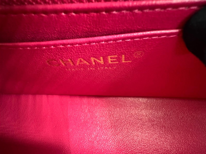 Chanel 2015-2016 Calfskin Chevron Shoulder Flap Bag with Gold hardware-15