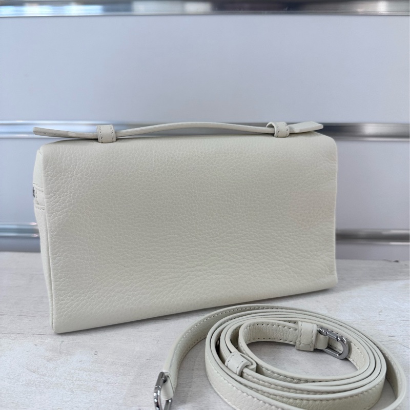 【全❤️】 LP Loro Piana ExtraPocket L19 二代銀扣 飯 盒包單肩包手提包 嫩白色-1