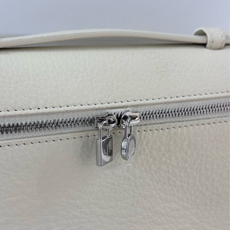 【全❤️】 LP Loro Piana ExtraPocket L19 二代銀扣 飯 盒包單肩包手提包 嫩白色-4