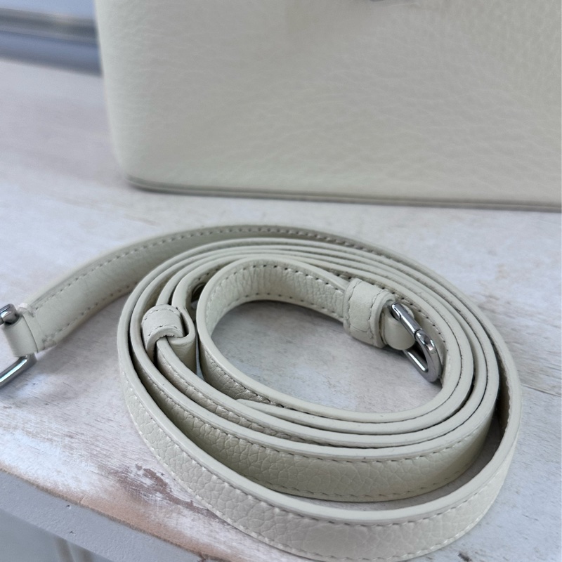 【全❤️】 LP Loro Piana ExtraPocket L19 二代銀扣 飯 盒包單肩包手提包 嫩白色-5