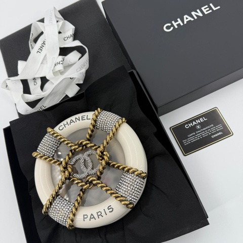 Chanel 18A Rhinestone Resin White Rescue Wheel Minaudière Bag