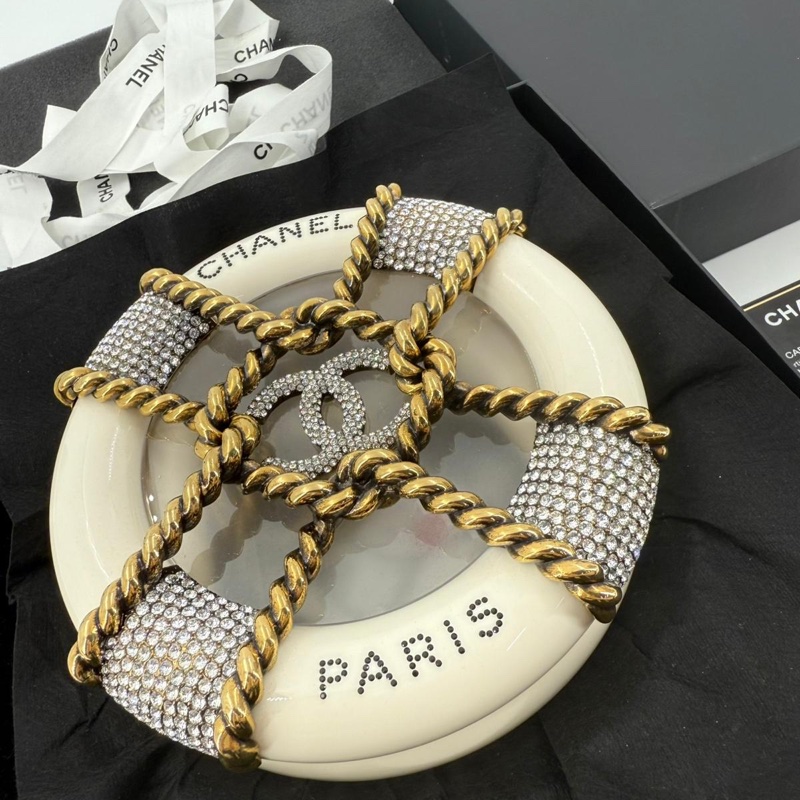 Chanel 18A Rhinestone Resin White Rescue Wheel Minaudière Bag-1