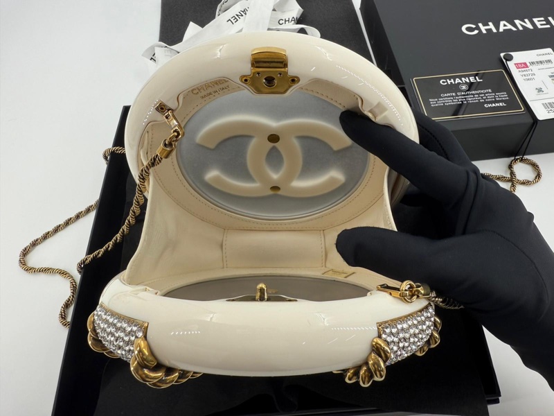 Chanel 18A Rhinestone Resin White Rescue Wheel Minaudière Bag-8