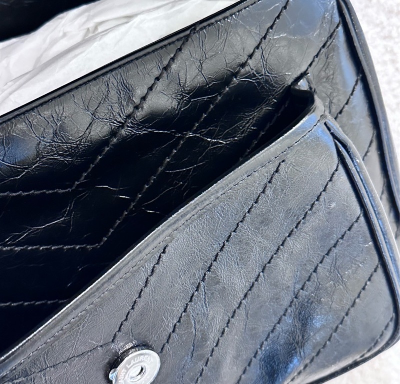 全❤️ SAINT LAURENT YSL Niki 黑鏈黑標Logo復古褶皺 牛皮革 流浪包斜挎單肩包 中號 黑色-5