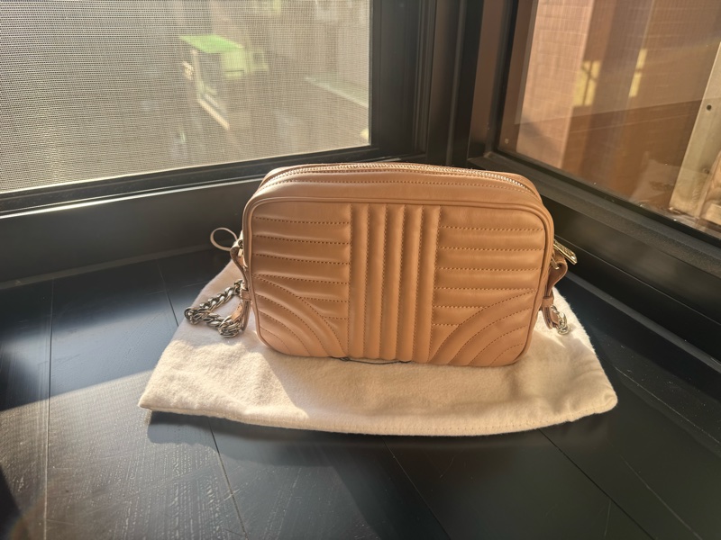 Prada小牛皮裸膚色銀扣肩背袋-6