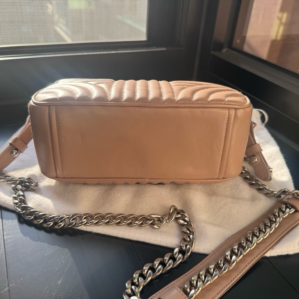 Prada小牛皮裸膚色銀扣肩背袋-15