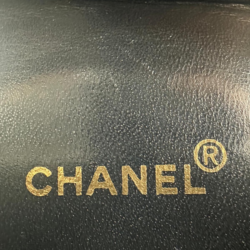 Chanel Vintage 96-97 Patent Leather Black Diamond Quilting Vanity Case with Gold Hardware-12