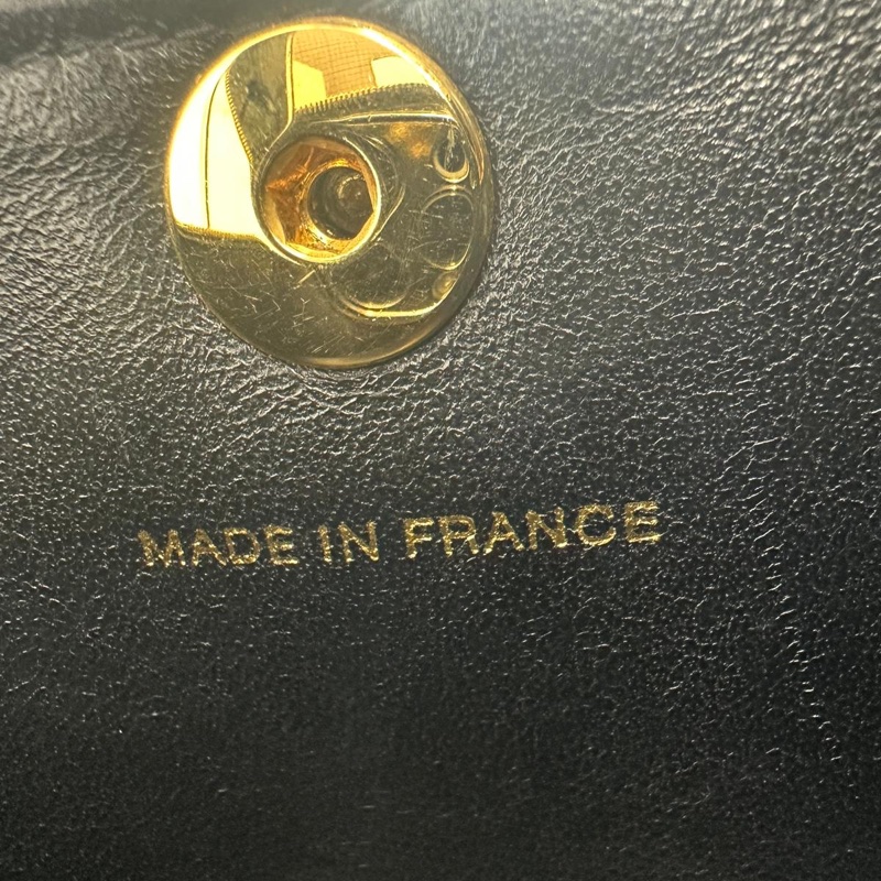 Chanel Vintage 96-97 Patent Leather Black Diamond Quilting Vanity Case with Gold Hardware-15