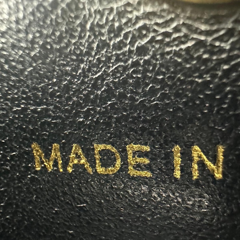 Chanel Vintage 96-97 Patent Leather Black Diamond Quilting Vanity Case with Gold Hardware-17