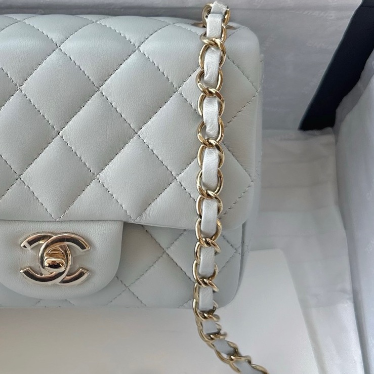 【配件:盒子、防塵袋 💕 】Chanel 23S cf 方胖子 灰藍色 霧霾藍 金扣 羊皮 手提 單肩 斜挎-1